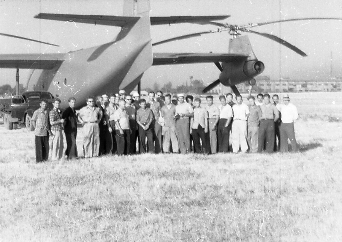 ЕКСКЛЮЗИВ: команда випробувачів Ка-22 Гвинтокрил, Ташкент, 1962 рік, перша публікація з особистого архіву Вадима Ніколаєва, радянські інженери, пілоти і техніки