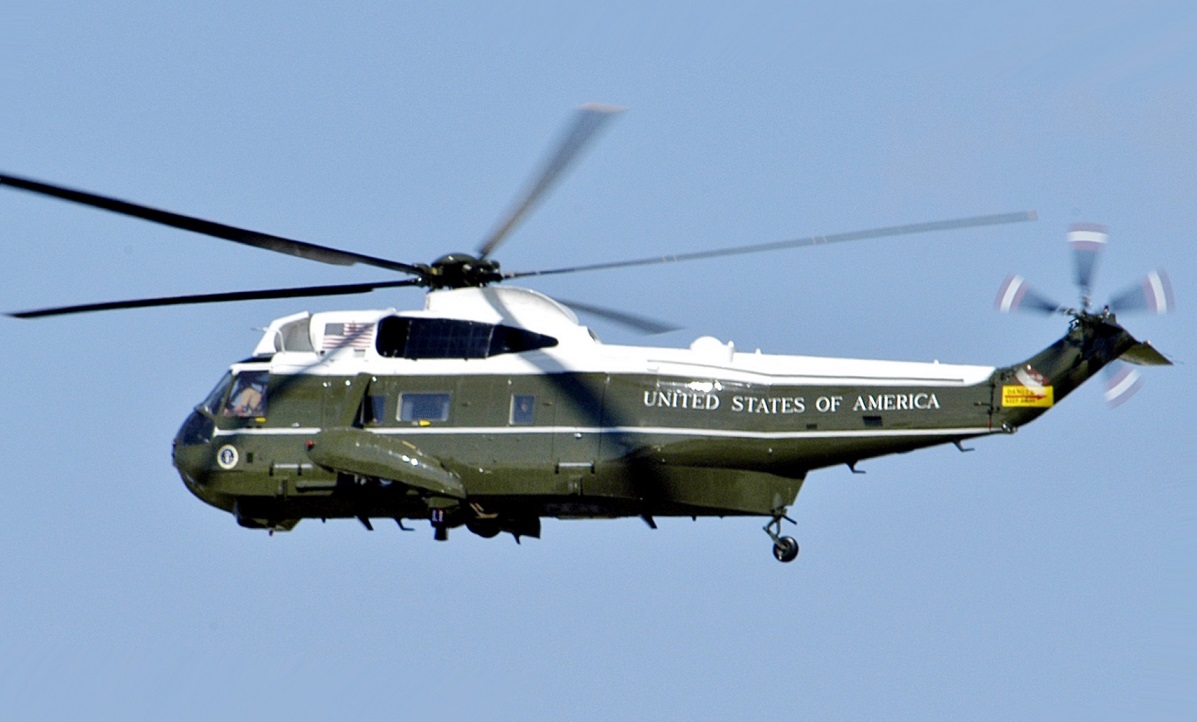 Президентський гелікоптер Marine One над Вашингтоном, спроєктований українським інженером Ігорем Сікорським для президентів США