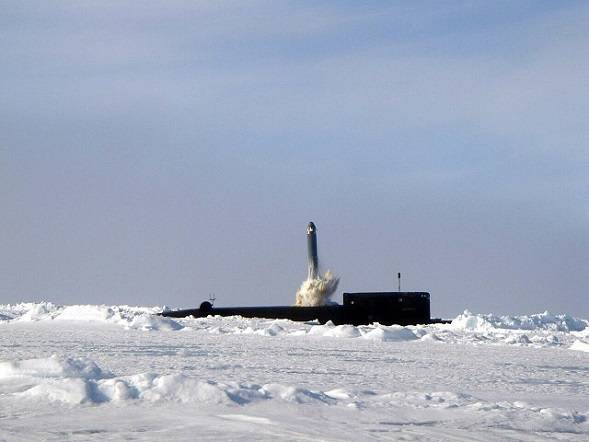 Випробування балістичної ракети «Синева» підводного базування